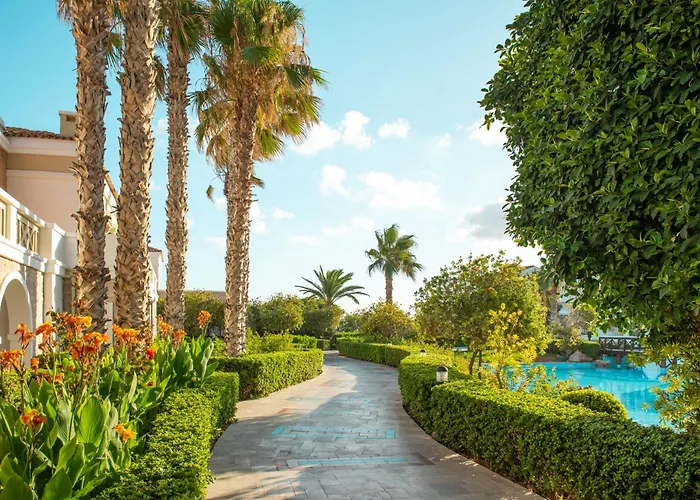 منتجع Mitsis Royal Mare 5*